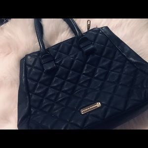 Steve Madden black purse, only used twice